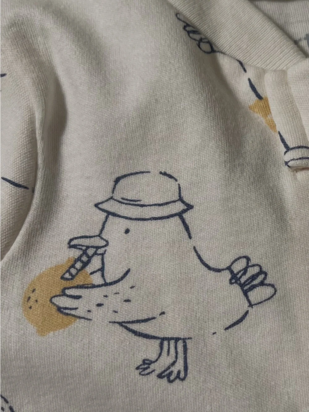 Carter’s Cream Cotton Pajamas with Yellow Duck Print size 6 months NWOT